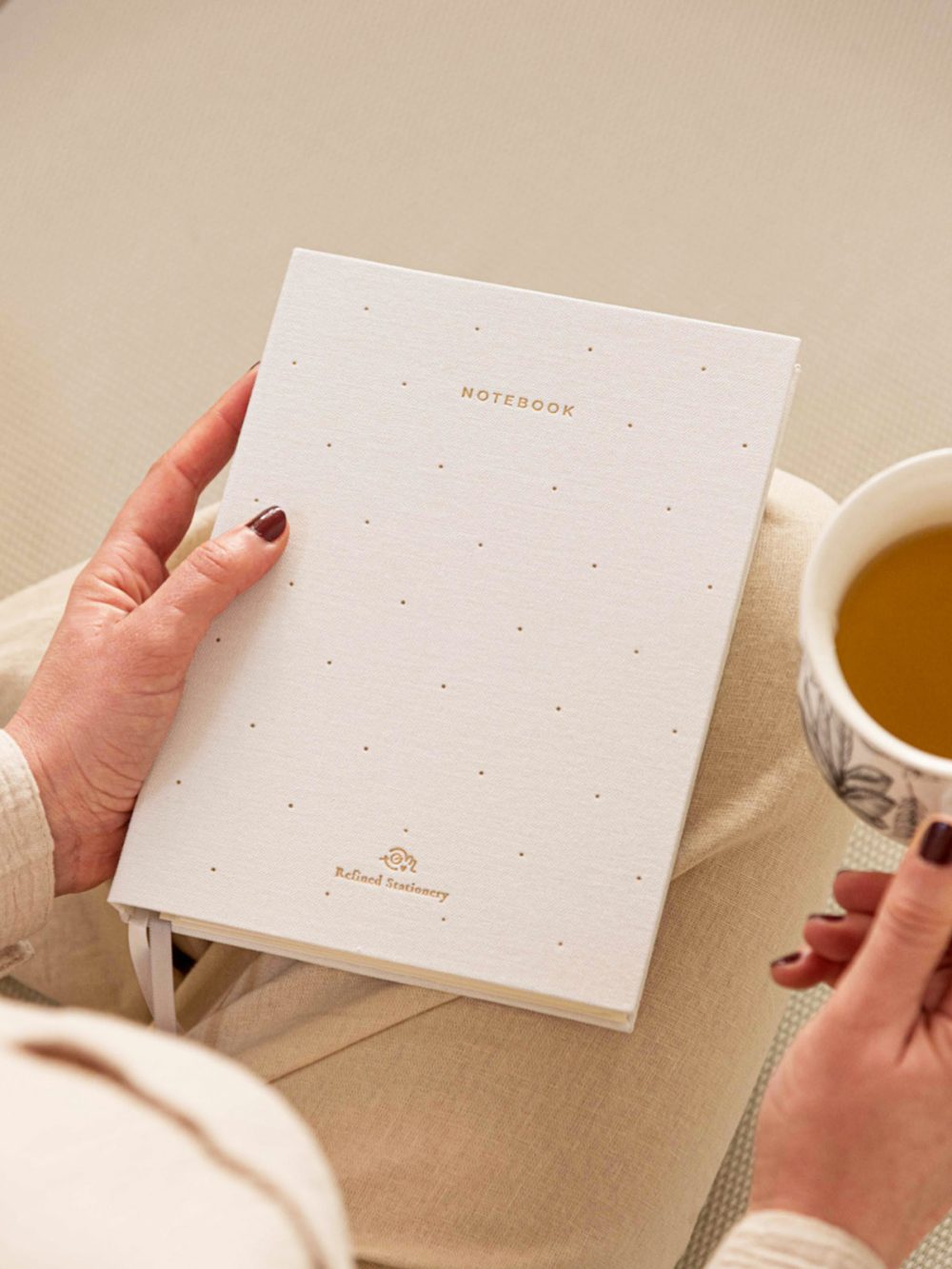 cuaderno entelado white lotus 4