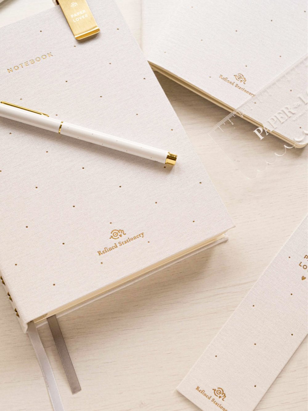 cuaderno entelado white lotus 5