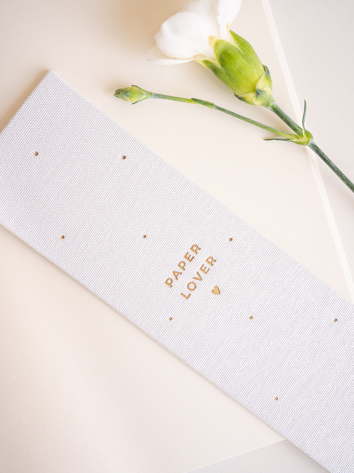 marcapaginas entelado 1 white lotus copia