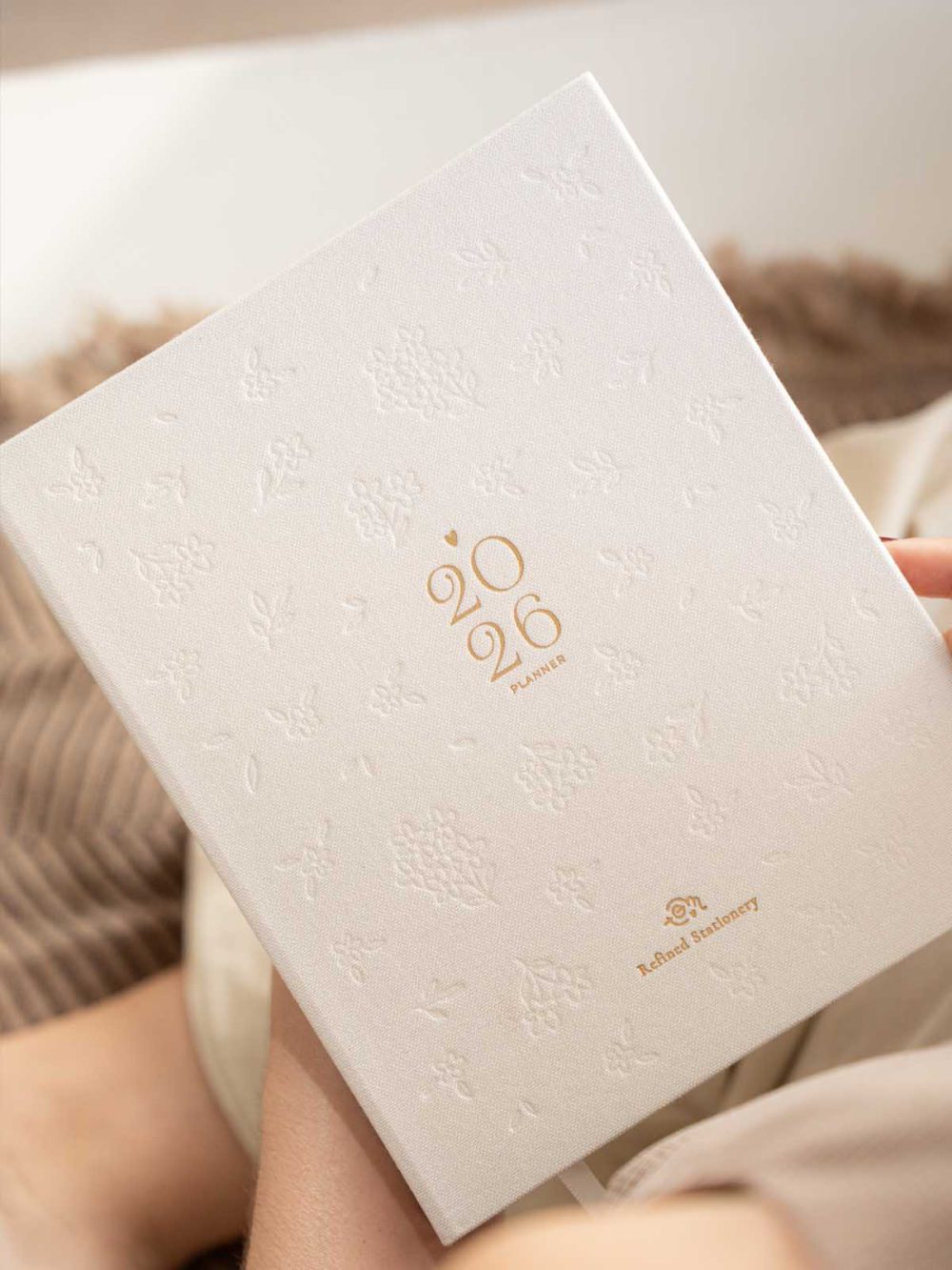 bloomy white 2026 1600 2