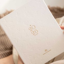 bloomy white 2026 1600 2