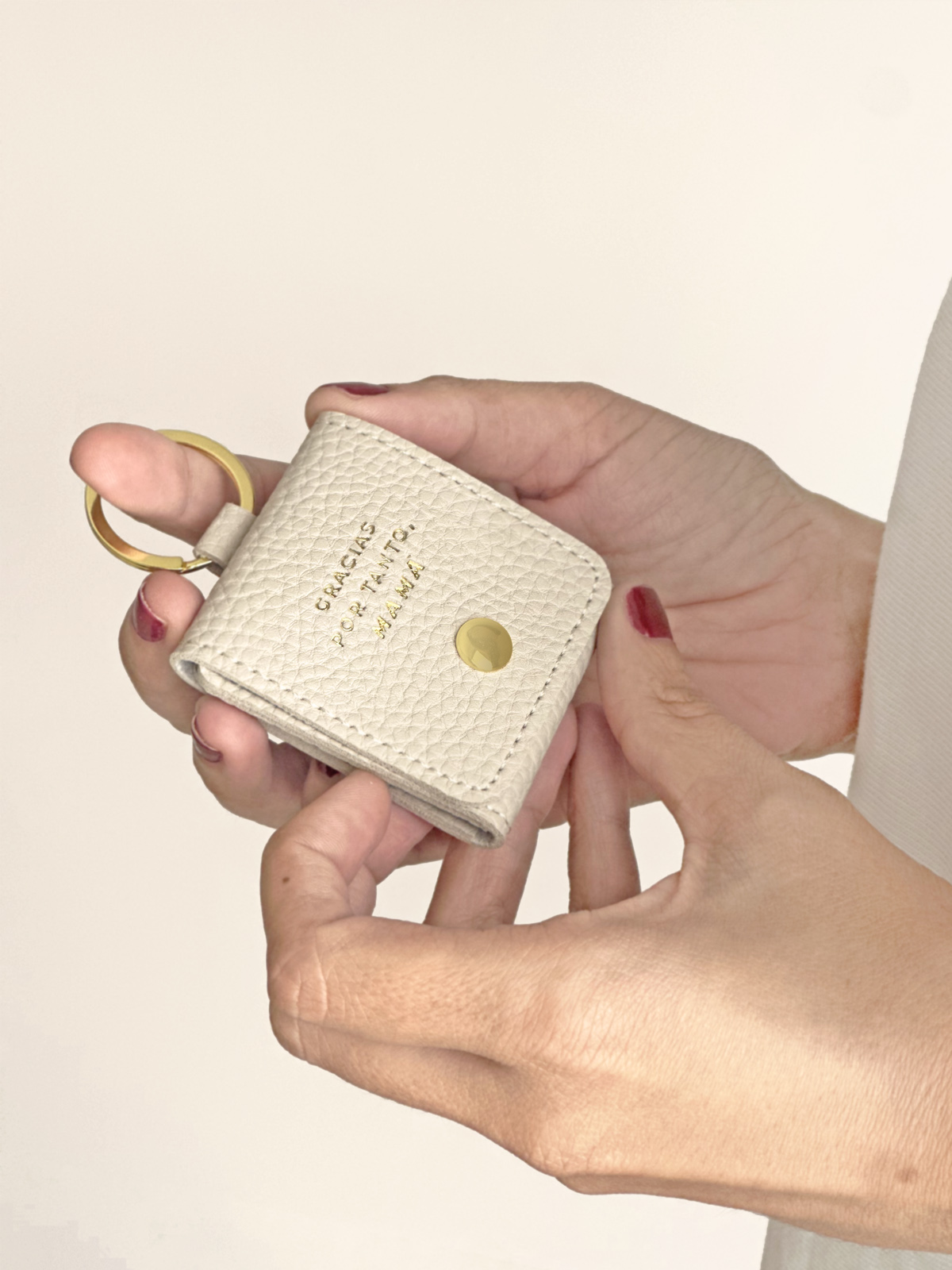 llavero portafotos cuero vergano mamá 3