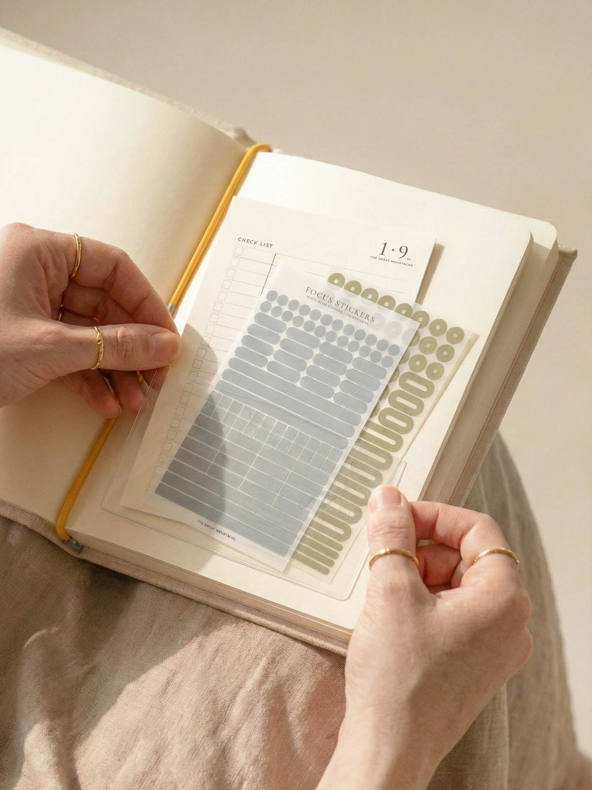 interior planner 1·9 con bolsillo autoadhesivo y pegatinas azules y verdes